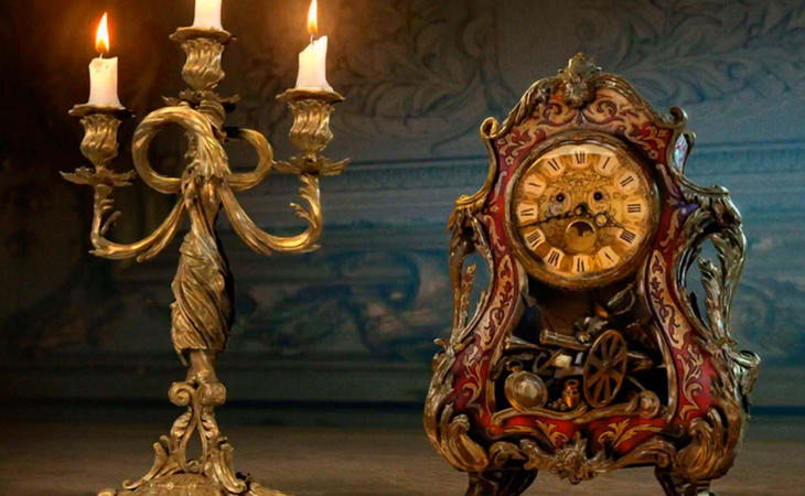 Lumiere y Cogsworth en la versión de 2017