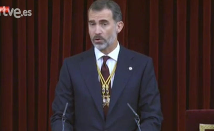 Felipe VI felicita a Mariano Rajoy por sus éxitos como presidente del Gobierno