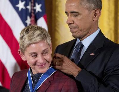 Obama se emociona al dar la Medalla de la Libertad a Ellen DeGeneres