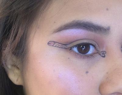 El nuevo maquillaje viral: dibujarse penes en el rabillo del ojo
