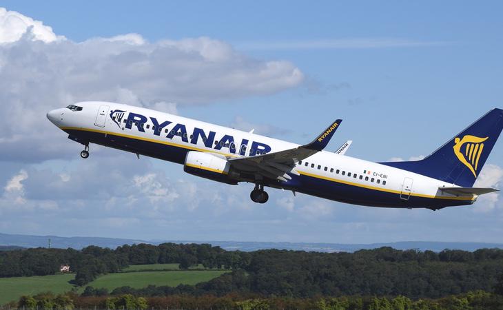 Ryanair compite por ser la compañía más barata del mercado