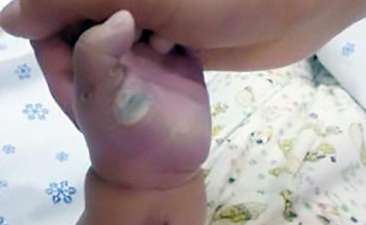 Fotografía publicada por la enfermera que atendió al bebé