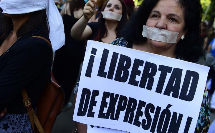 La norma atenta contra el derecho fundamental de la libertad de expresión