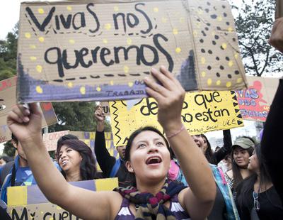 Argentina, víctima de otro feminicidio: una mujer es violada y empalada hasta la muerte