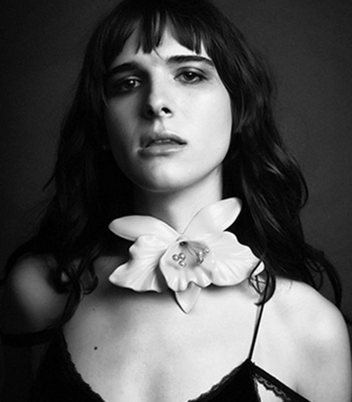 Hari Nef será la nueva imagen de L'Oreal