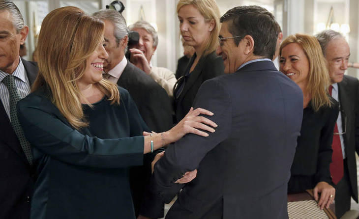 Susana Díaz se mantiene ambigua mientras que Patxi López presenta candidatura