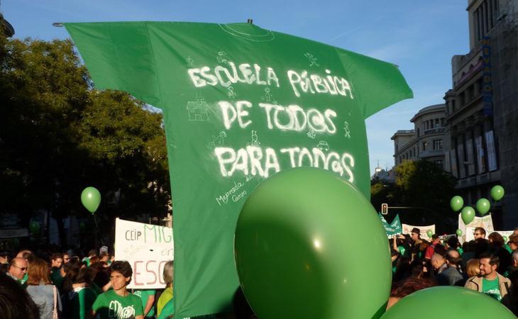 La Marea Verde ha protestadoi constantemente durante los años de la Crisis en contra de los recortes en Educación