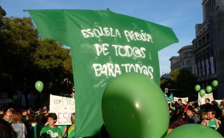 La Marea Verde ha protestadoi constantemente durante los años de la Crisis en contra de los recortes en Educación