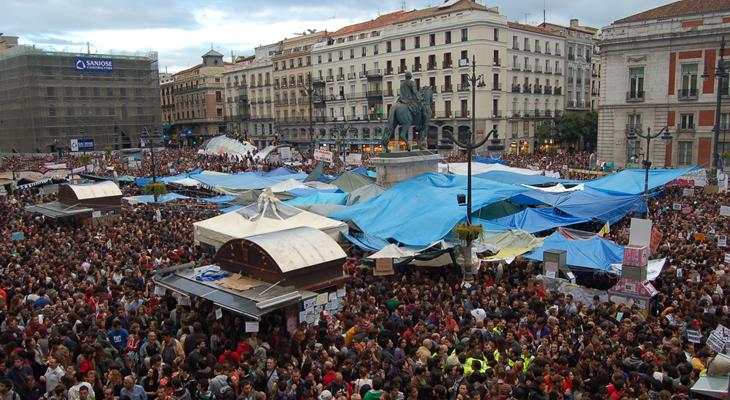 Vista de la Puerta del Sol con el movimiento 15M