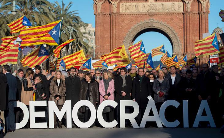 Los encausados, durante la manifestación en contra del juicio