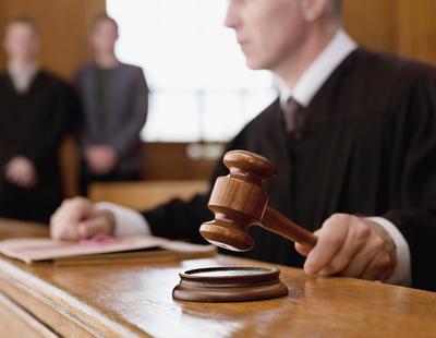 Viola a una menor y el juez le condena a permanecer casto hasta el matrimonio
