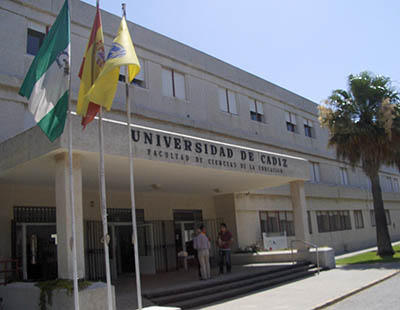 Jokin de Irala, un catedrático que cree que los gays pueden "curarse", dará una charla en la Universidad de Cádiz