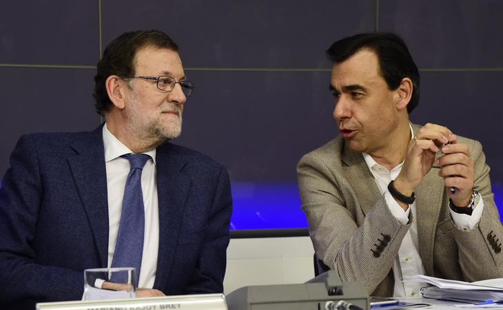 Martínez Maíllo, a la derecha, junto al presidente del Gobierno, Mariano Rajoy