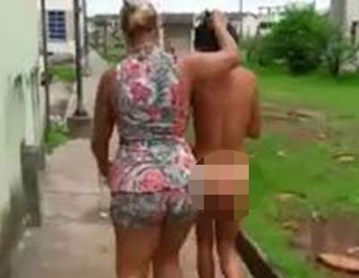 Tortura y pasea desnuda por la calle a la amante de su marido