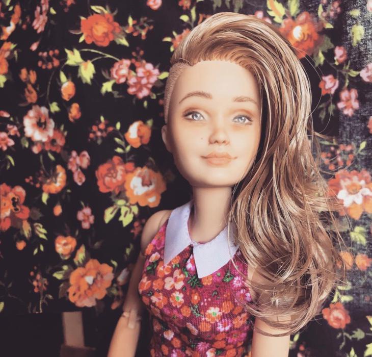 Barbie se moderniza (Instagram: allthelittledolls)