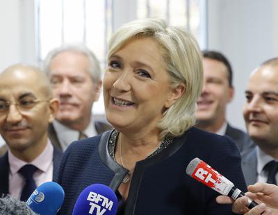 Marine le Pen siembra la polémica tras negarse a llevar velo frente a la máxima autoridad religiosa del Líbano