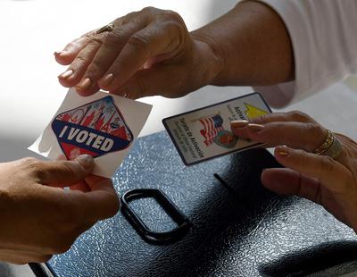 EEUU condena a ocho años de prisión a una mujer mexicana por votar