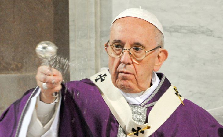 El Papa Francisco creó en 2014 una comisión para prevenir futuros casos de pederastia. Las dos víctimas que la componían ya han dimitido