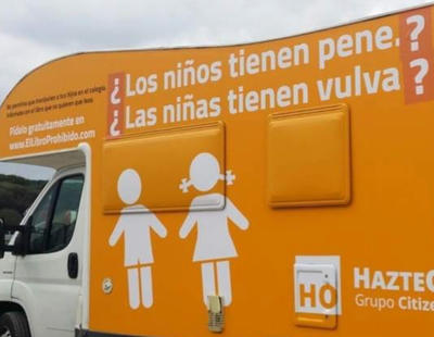 Hazte Oír saca una autocaravana modificando su mensaje tránsfobo