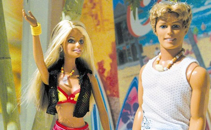 Barbie junto a su nueva pareja, el surfero Blaine