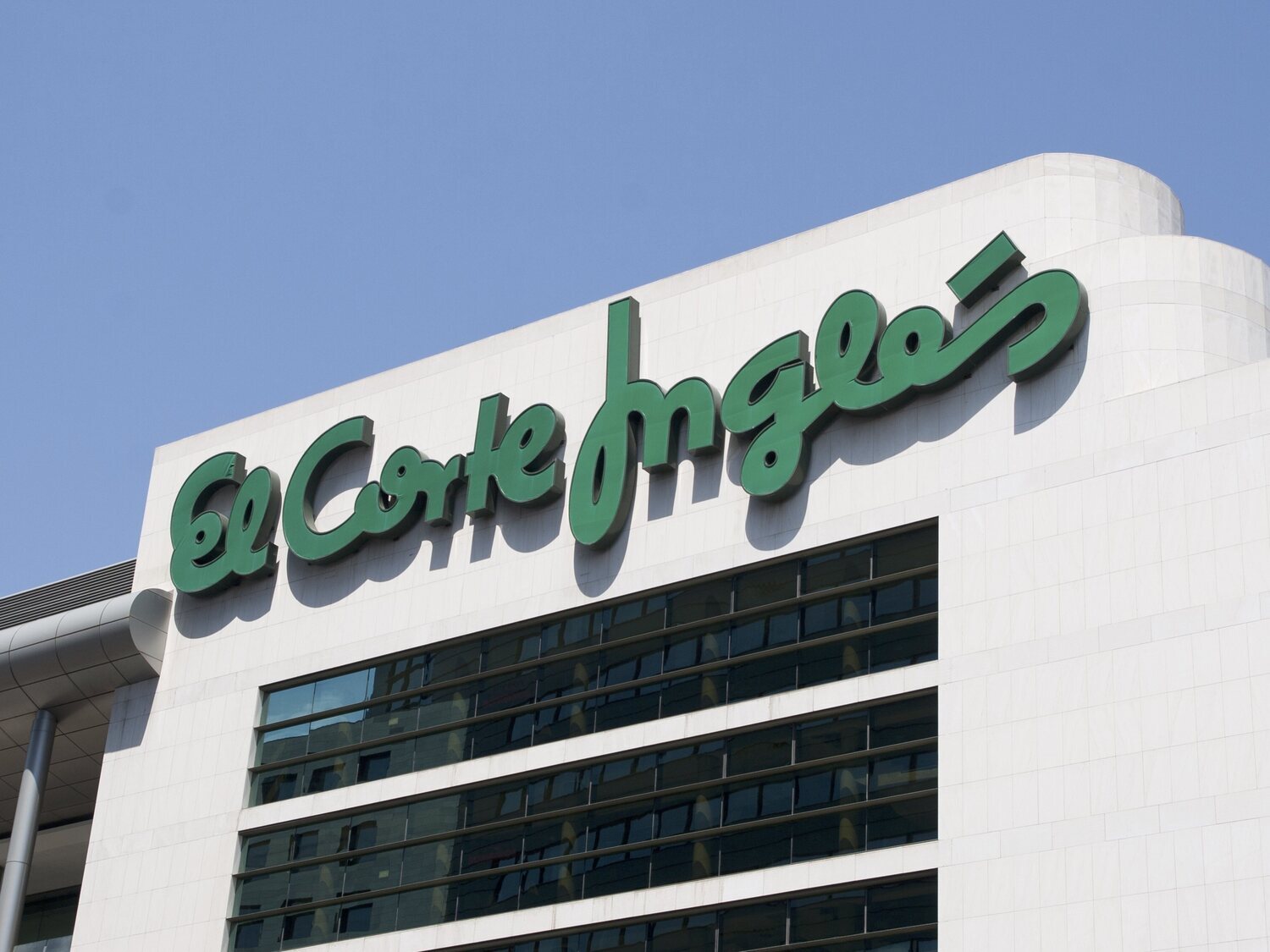 El Corte Inglés vende y prepara el cierre de estos dos emblemáticos centros comerciales en Madrid y Barcelona