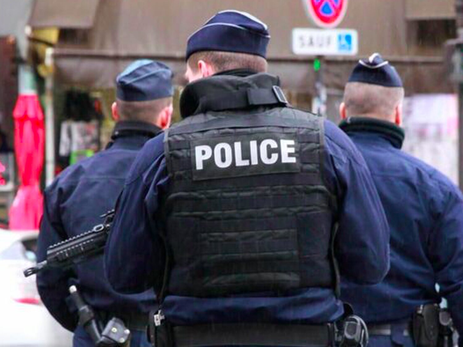 Detienen a 45 hombres en Francia por violar repetidamente a una mujer drogada por su esposo