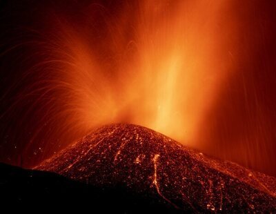 ¿Qué son las extrañas ondas que aparecen sobre el volcán de La Palma y cubren el cielo?