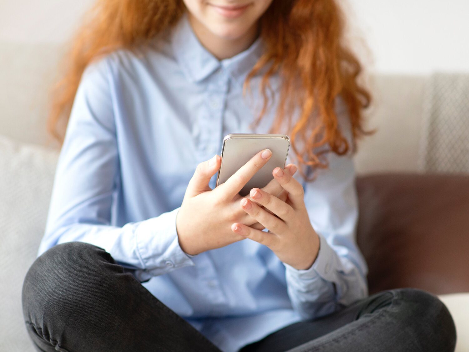 Esto es lo que dice de tu personalidad la manera en la que sujetas tu teléfono móvil