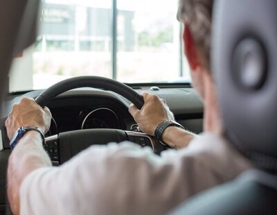 La DGT alerta tras la nueva normativa: llevar este objeto en el coche puede acarrear una multa de 500 euros