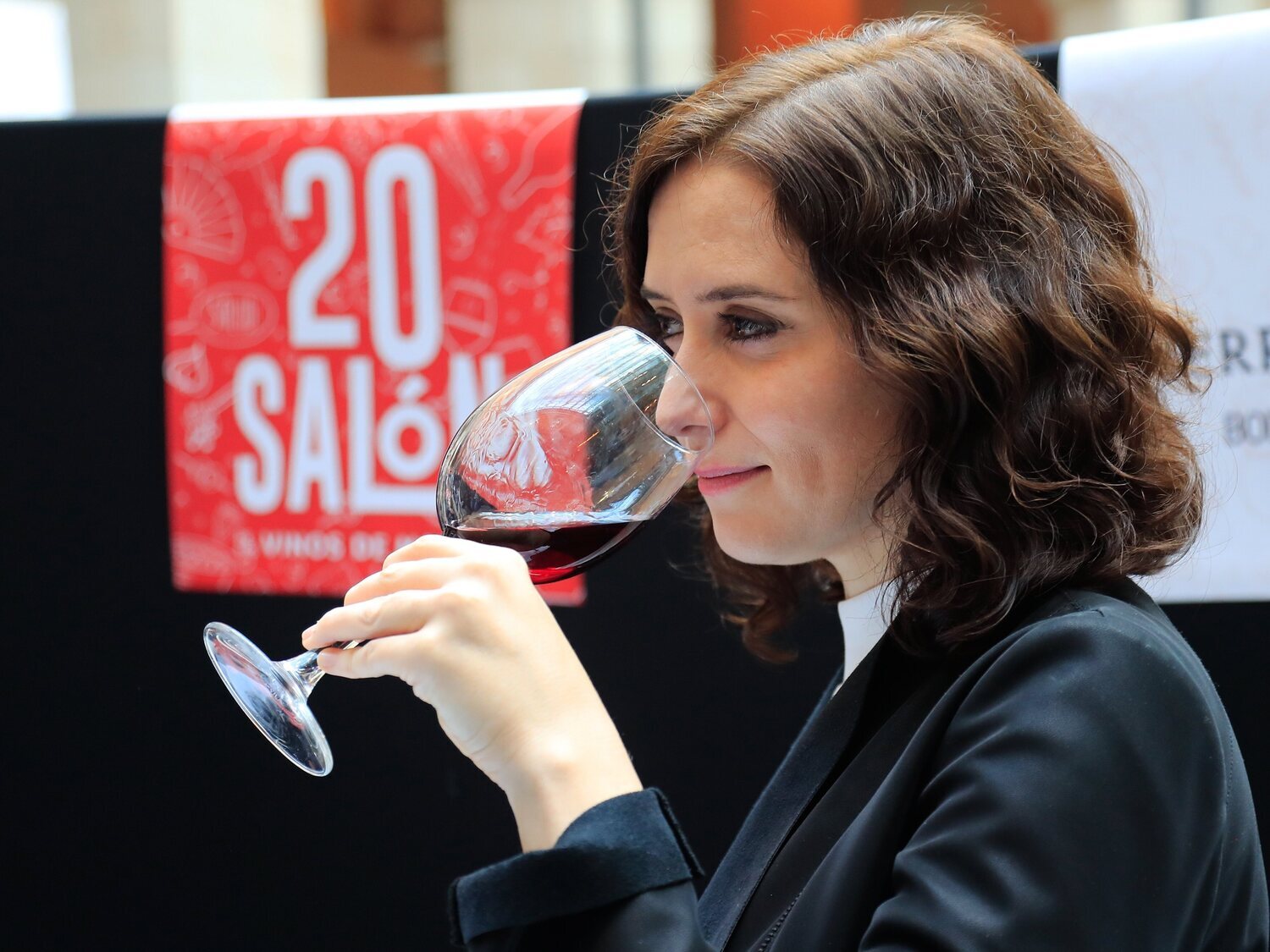 El fin de semana de lujo de Ayuso en La Rioja: vino de 180 euros y restaurante con estrella Michelín
