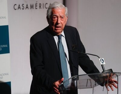 Vargas Llosa defiende que "votar bien" es elegir entre "partidos de centro y derecha"