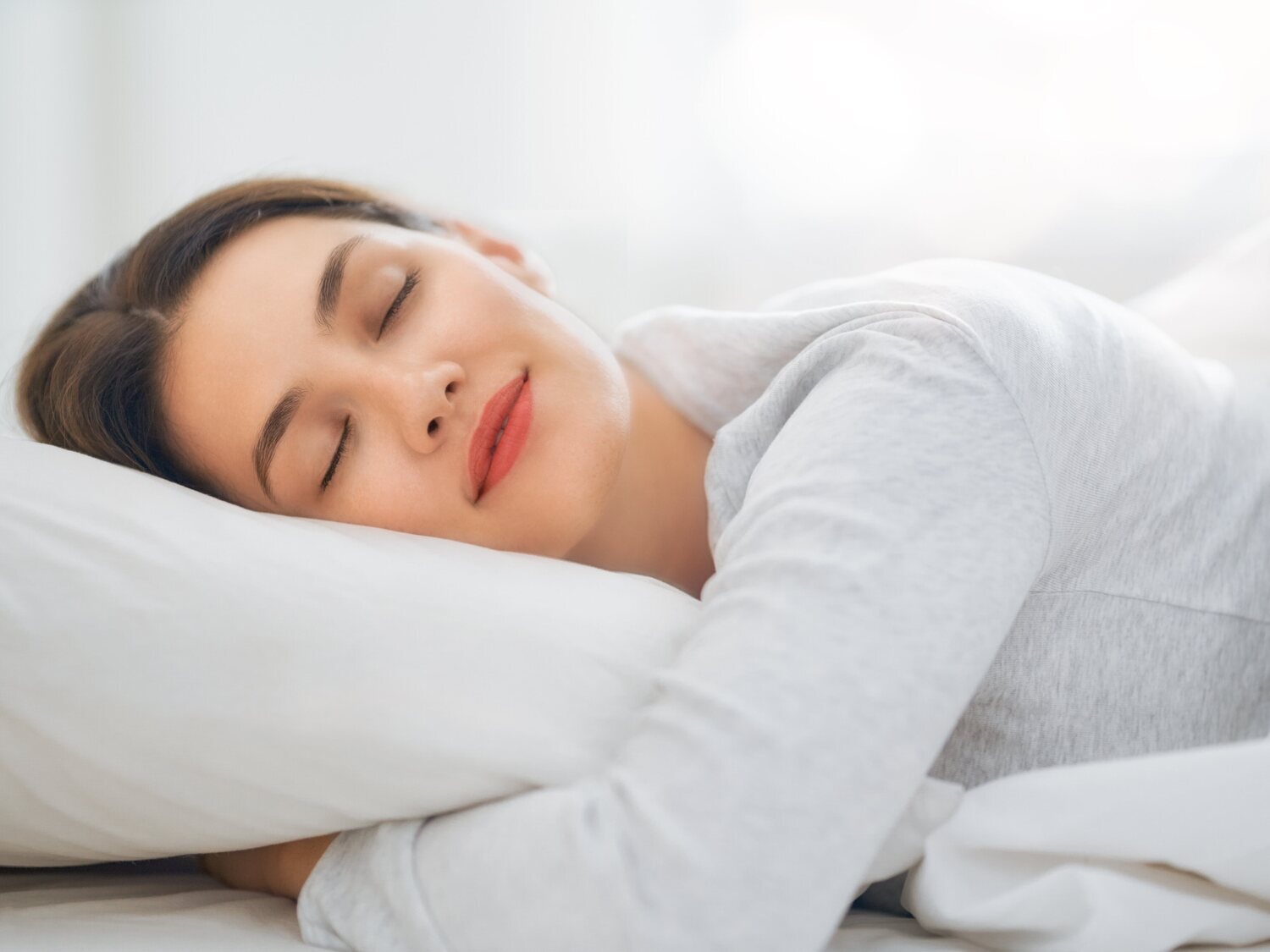 ¿Por qué a algunas personas se les cae la baba cuando duermen? Lo que indica sobre tu estado de salud