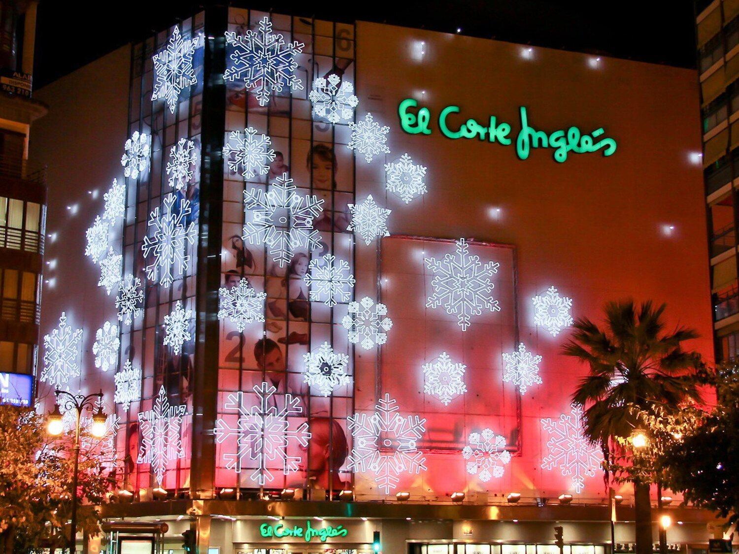 El Corte Inglés busca trabajadores para la campaña de Navidad: cómo apuntarse