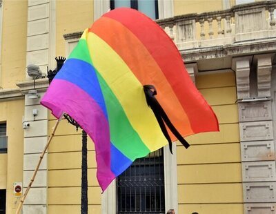 Absueltos de agresión y condenados por delito de odio los acusados de una brutal paliza al grito de "maricón" en Alicante