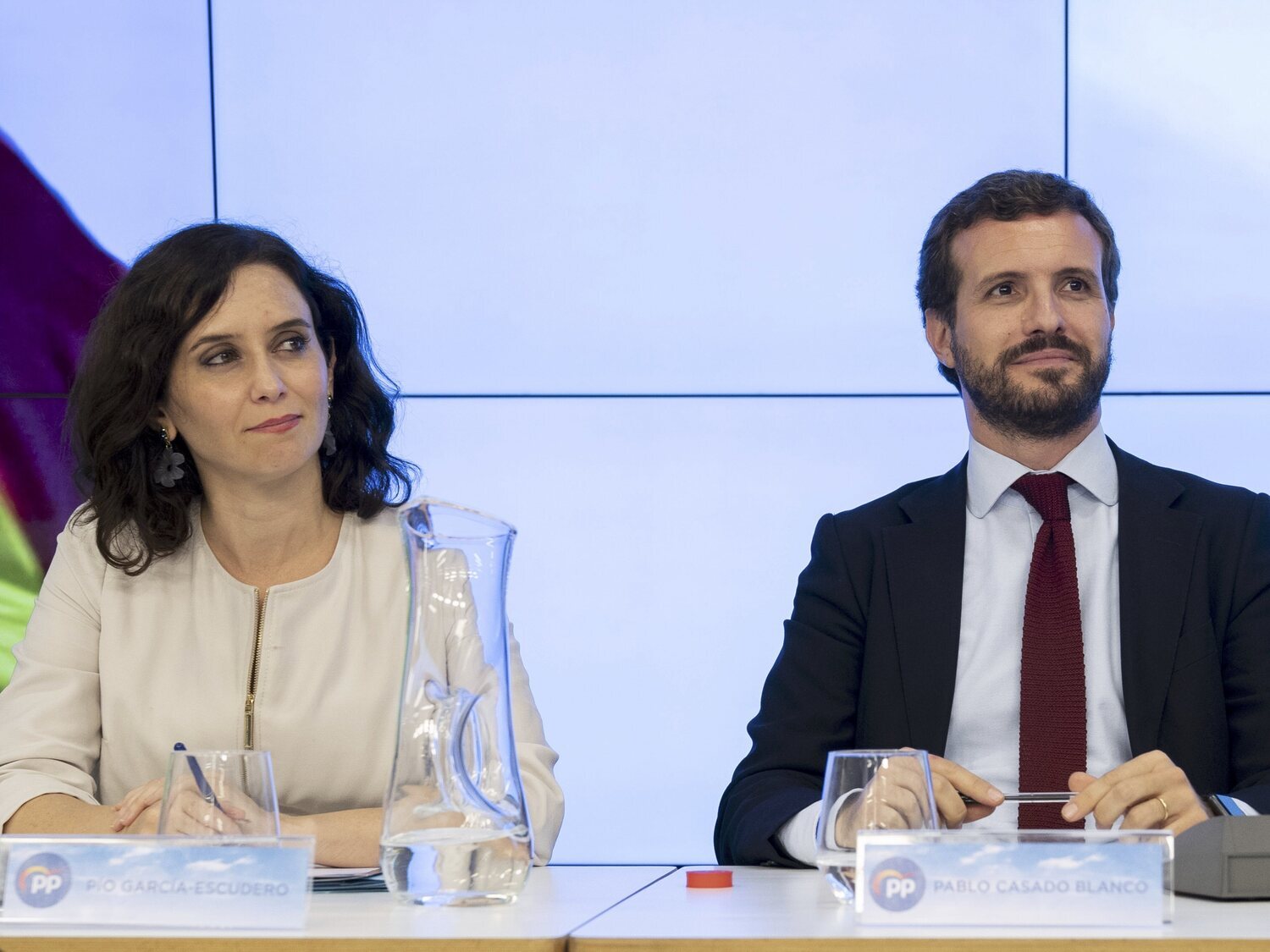 El diario francés Le Figaro valora los bloqueos de Ayuso a líderes del PP: "Es una niñería"