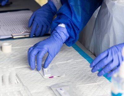 Alerta en Paises Bajos: los jóvenes compran un kit de coronavirus para infectarse a propósito