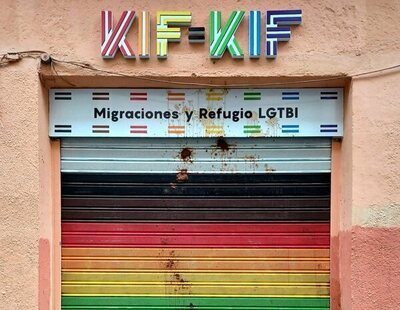 Atacan con excrementos la sede de la asociación LGTBI KifKif en Lavapiés (Madrid)