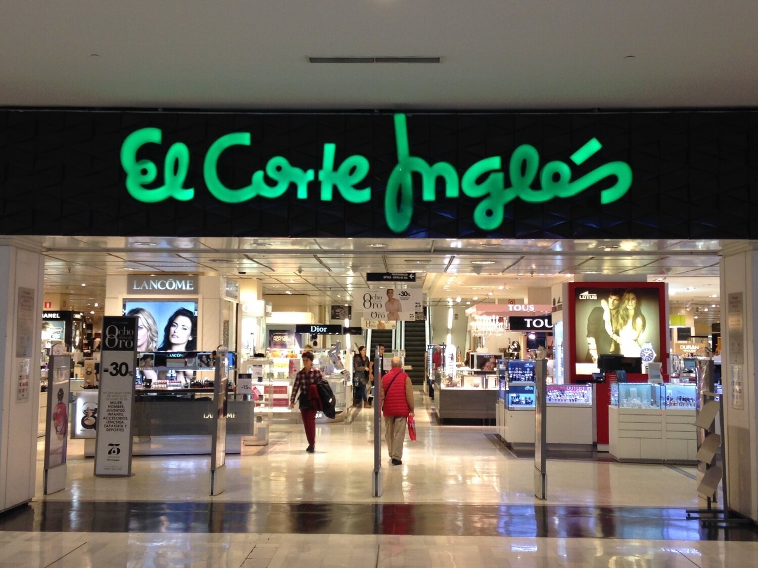 Ola de cierres en El Corte Inglés: baja la persiana definitivamente al 10% de sus centros comerciales en un año