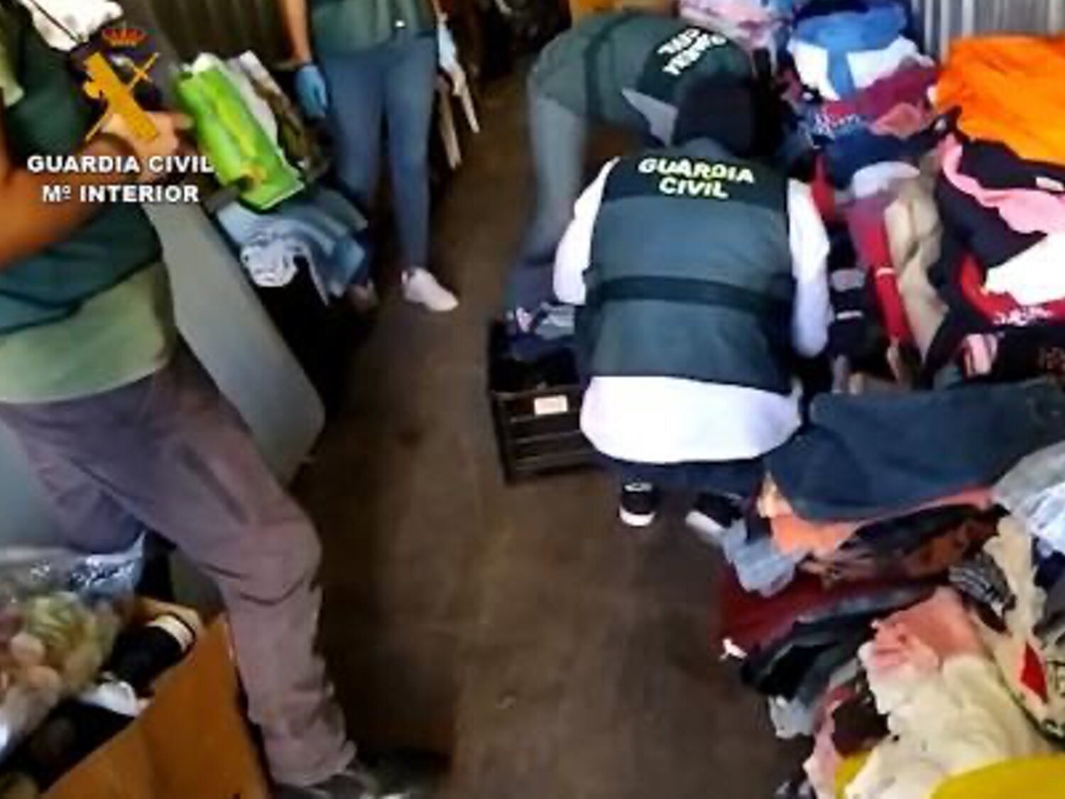 Detenido por quedarse con artículos de donaciones de La Palma para venderlos como segunda mano