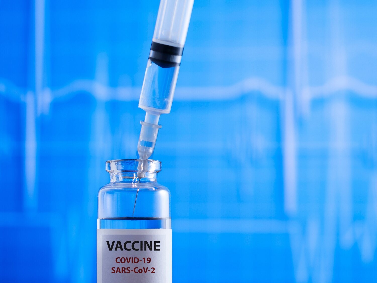 ¿Es mejor la vacuna de Pfizer o la de Moderna? Un estudio de Harvard lo revela