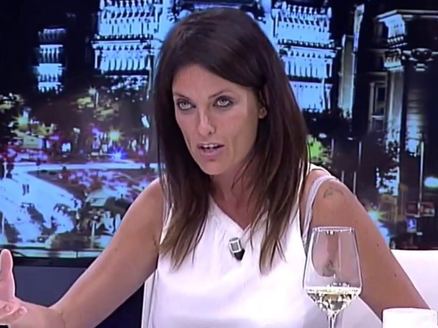 Cristina Seguí, cofundadora de VOX, difama a un restaurante por pedirle el pasaporte Covid