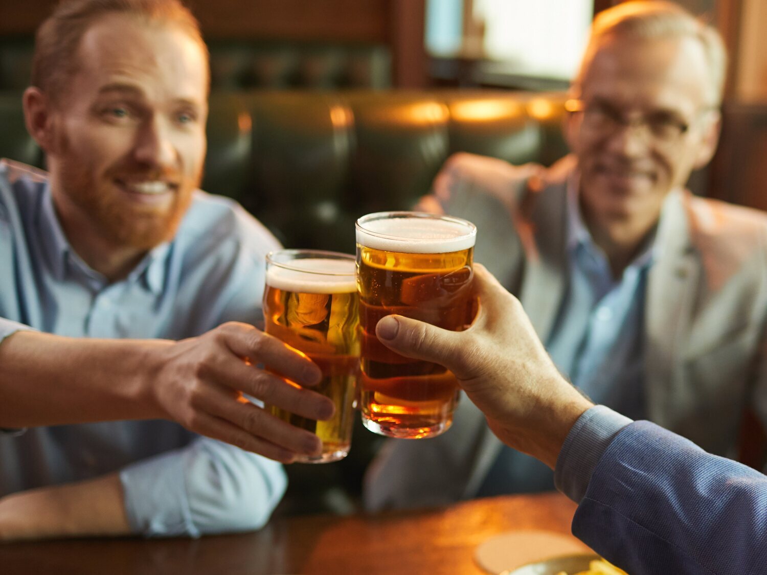 El síntoma que puede alertar de cáncer al tomar un sorbo de cerveza o comer un bombón