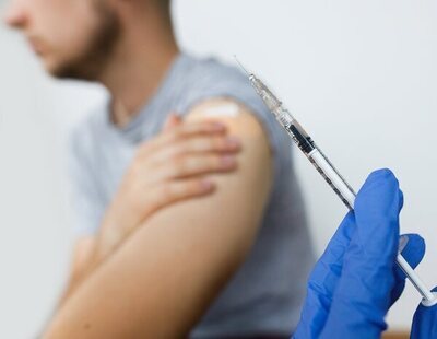 Investigan a un hombre que se vacunó contra el coronavirus diez veces en un mismo día