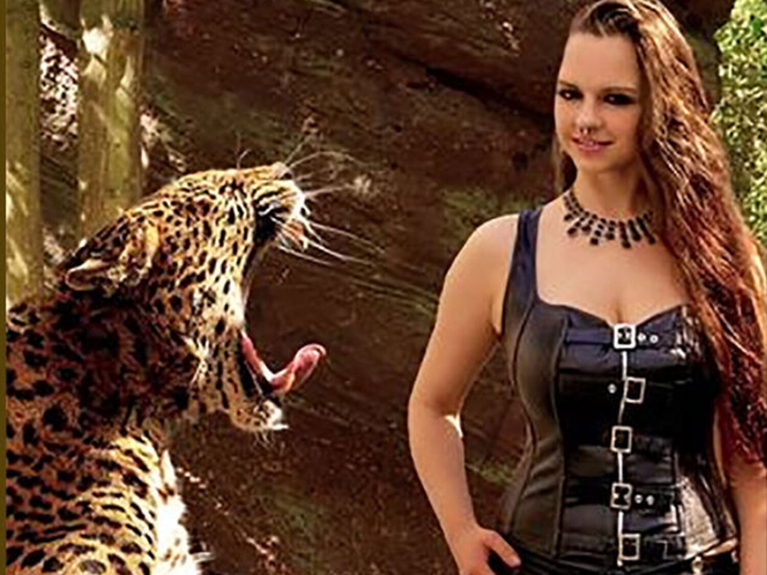 Una modelo comparte la foto de un leopardo atacándola justo antes de desgarrarle la cara