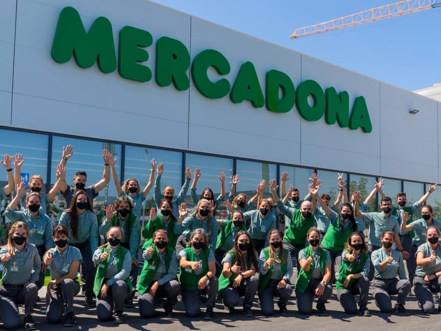 Mercadona subirá un 5% el sueldo a sus empleados por convenio laboral, no por generosidad