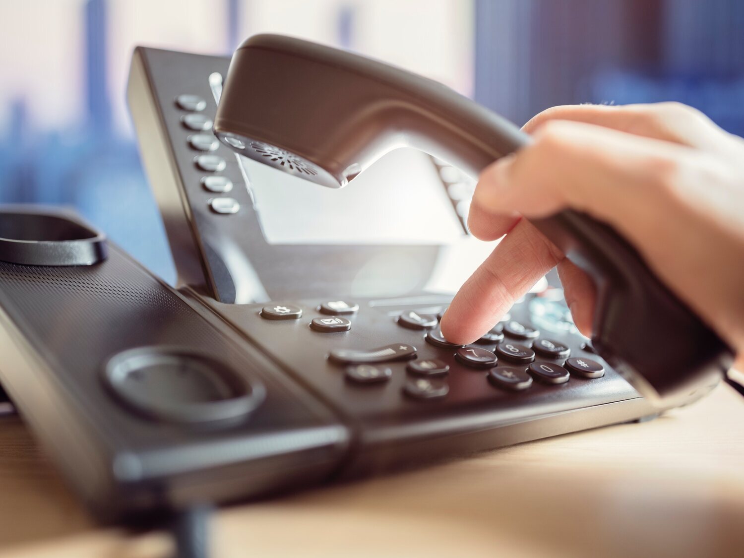 Los teléfonos a los que la OCU desaconseja llamar para evitar sorpresas en la factura