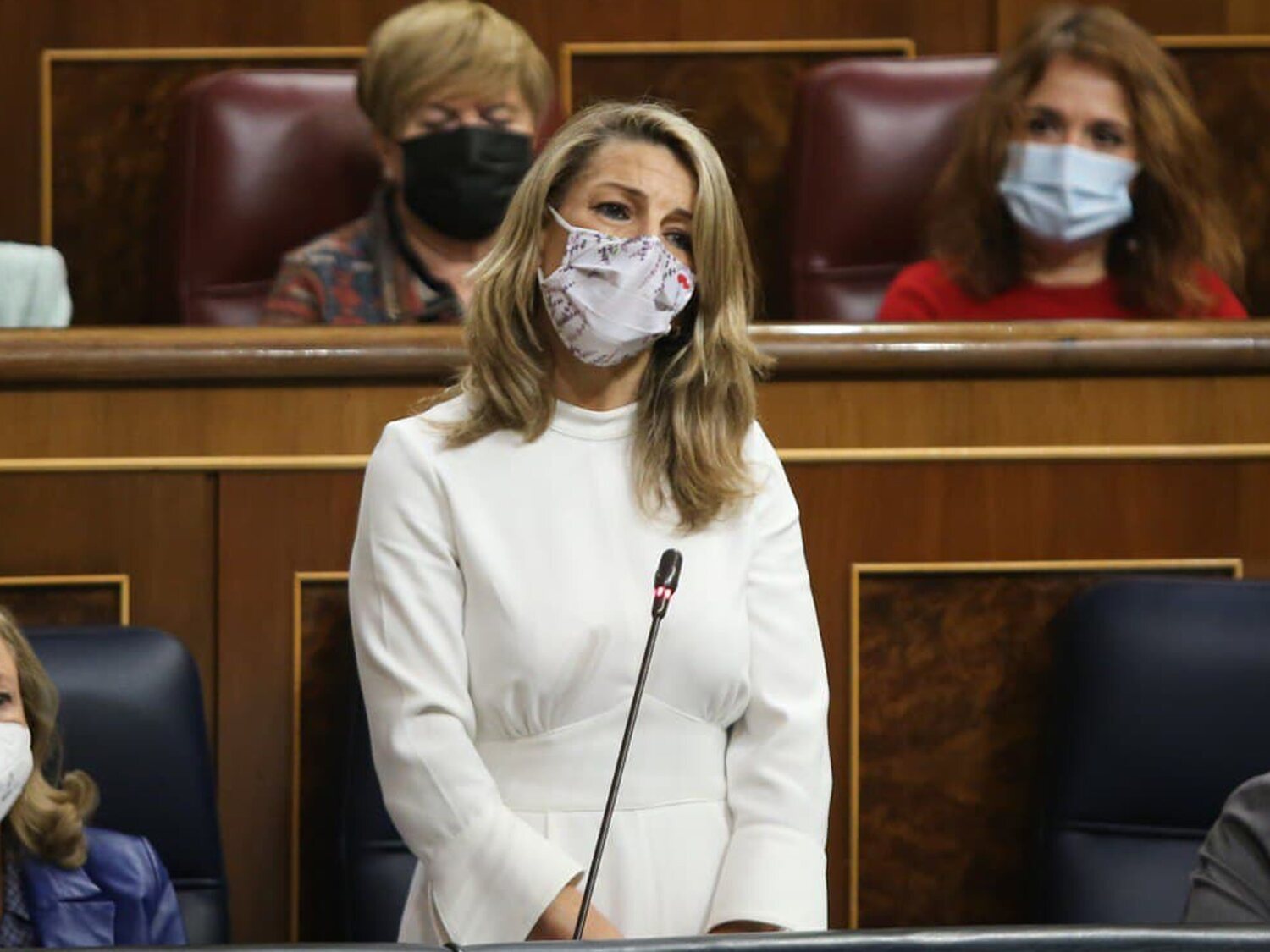 El repaso de Yolanda Díaz a VOX demostrando cómo su programa va contra los trabajadores