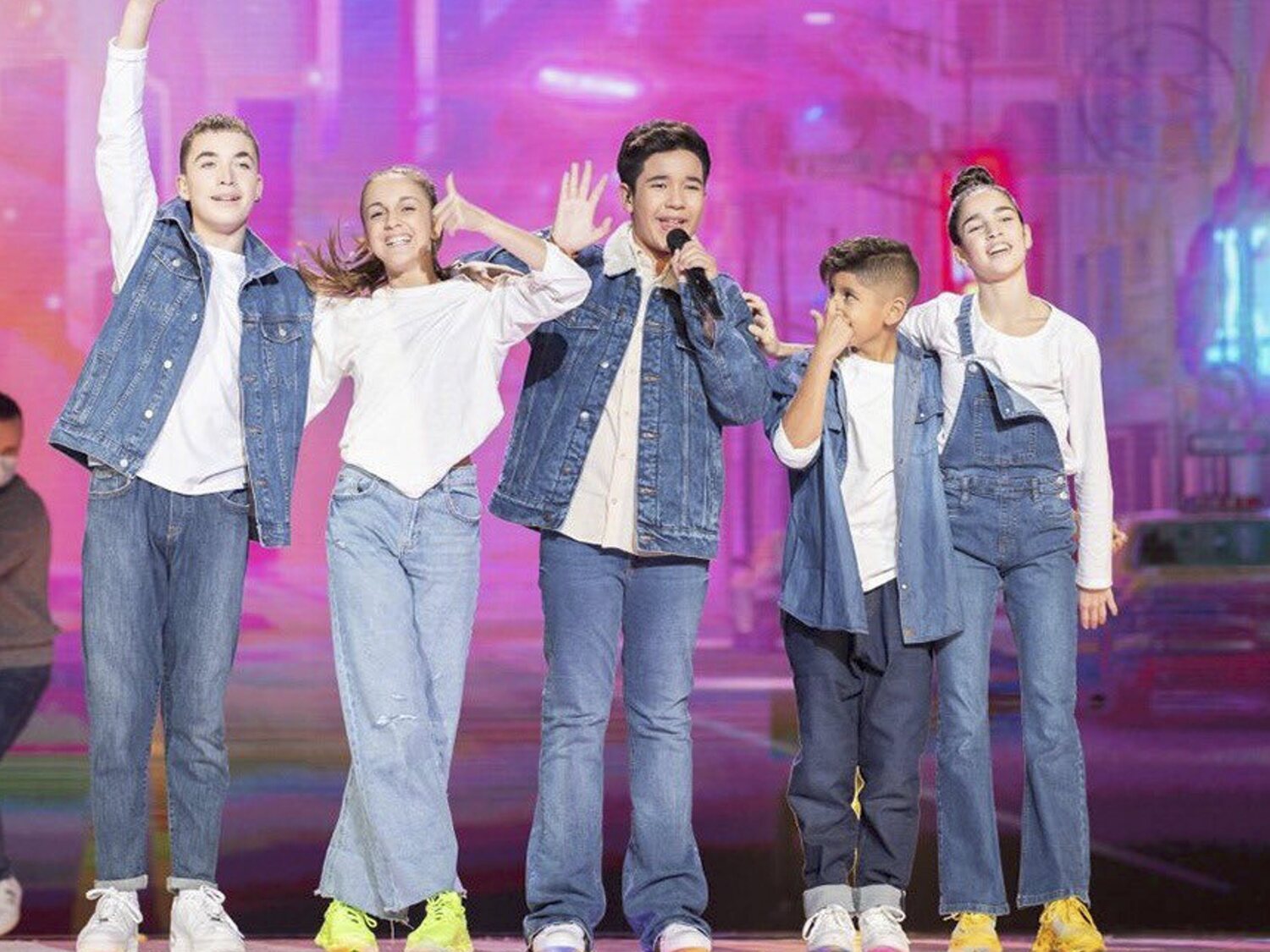 Levi Díaz apura detalles y vestuario en su segundo ensayo previo a Eurovisión Junior 2021