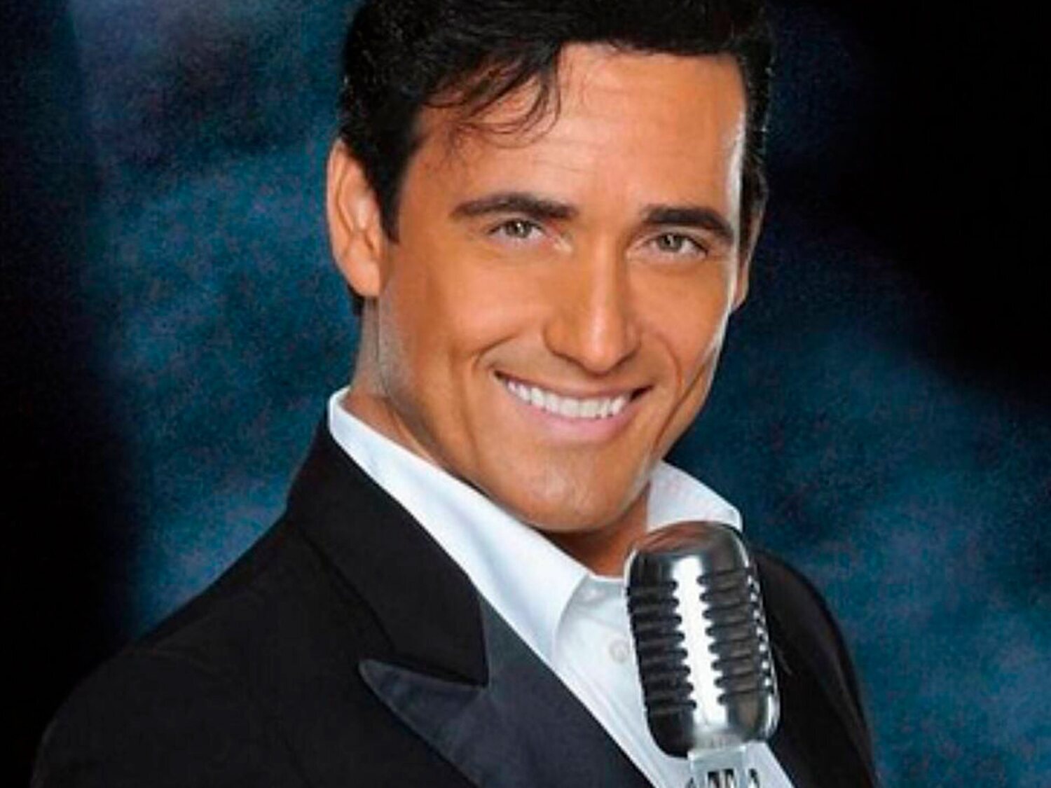 Carlos Marín, cantante de Il Divo, muy grave en la UCI y en coma inducido