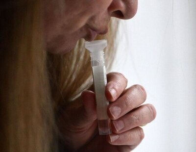Los tests de saliva son los más efectivos que los nasales para detectar la ómicron